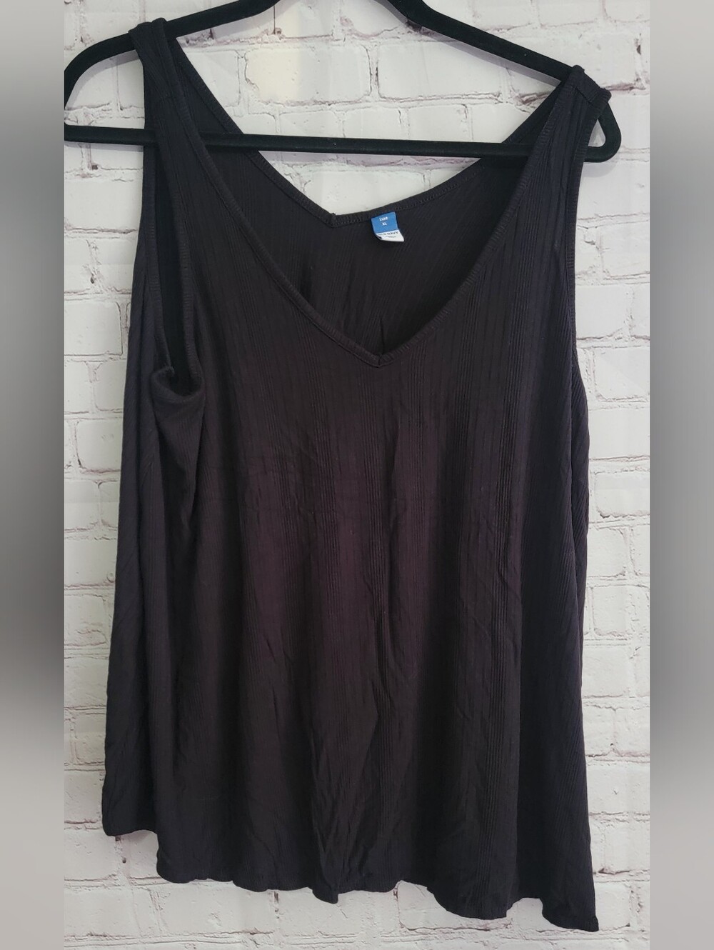 Old Navy V-neck Black Women’s Sleeveless Top XL